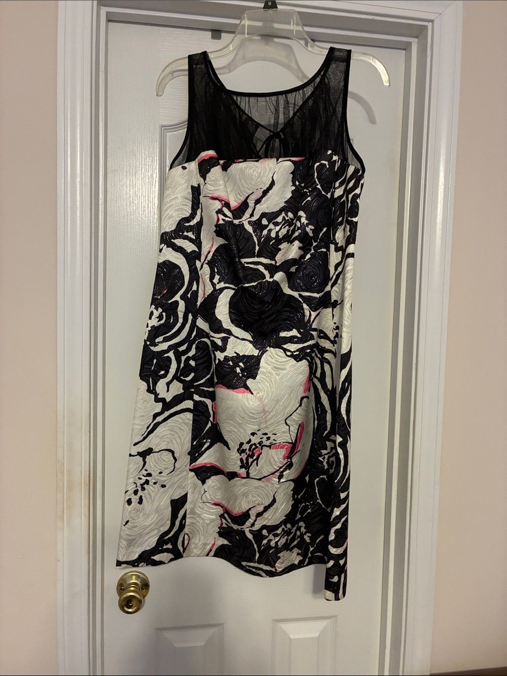 Kay Unger Black, White &‎ Pink Asymmetrical Floral Dress size 12